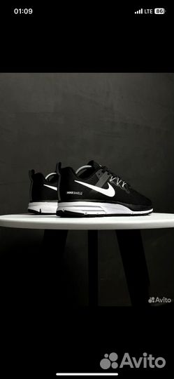 Кроссовки Nike Shield