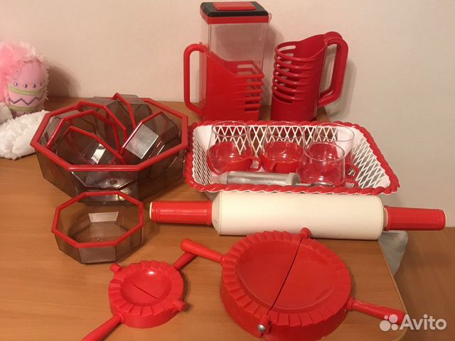 Набор пластиковой посуды