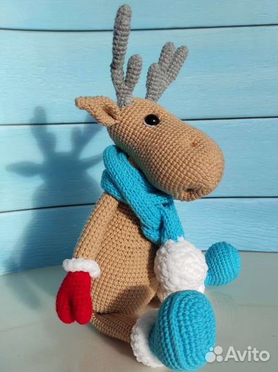 Вязаный олень Рудольф. Вязанная игрушка