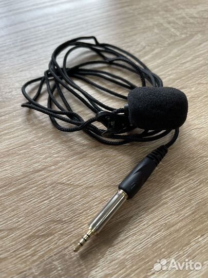 Петличный микрофон