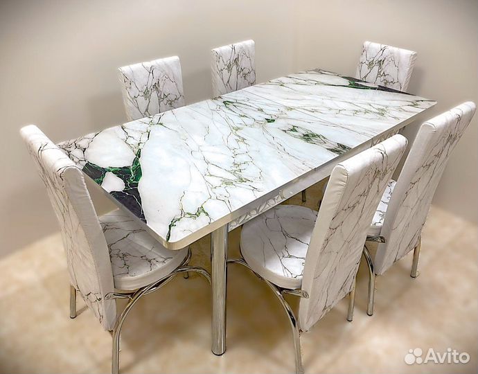 Раскладной стол и стулья