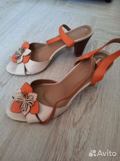 Босоножки кожаные