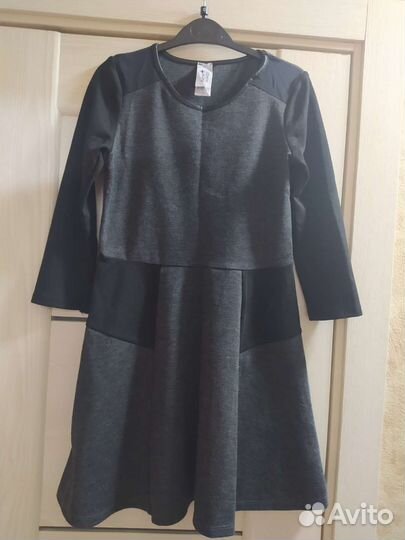 Платья для девочки разные размеры 128,134,140