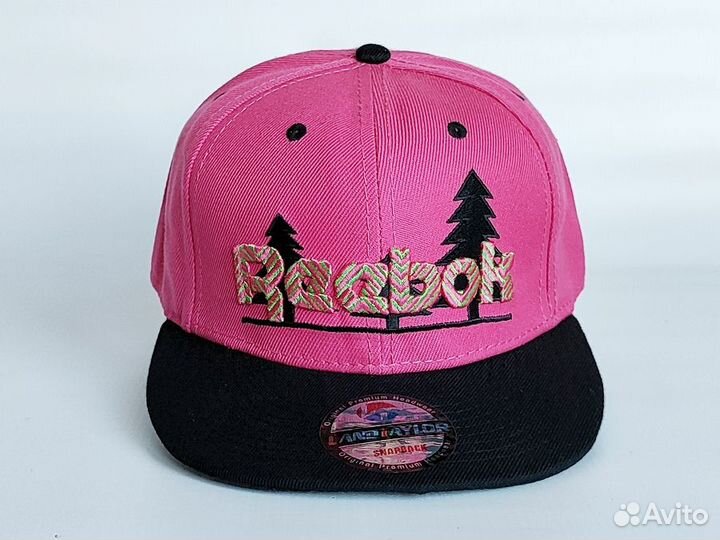 Бейсболка с прямым козырьком 