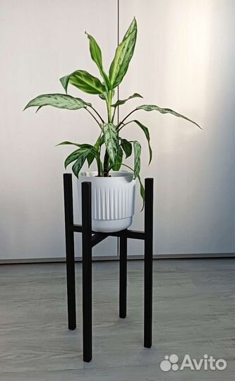 Подставка для цветов напольная металлическая