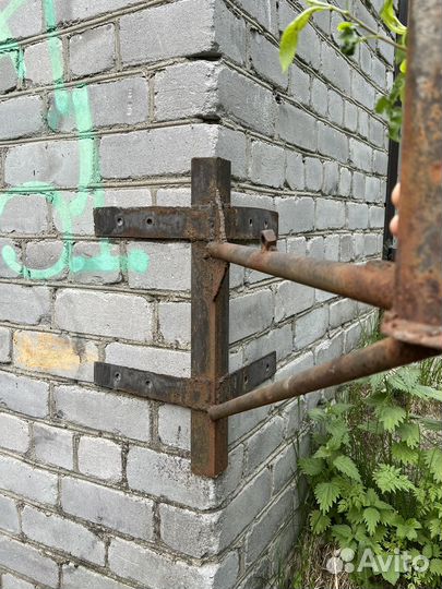 Крепеж для спутниковой антенны