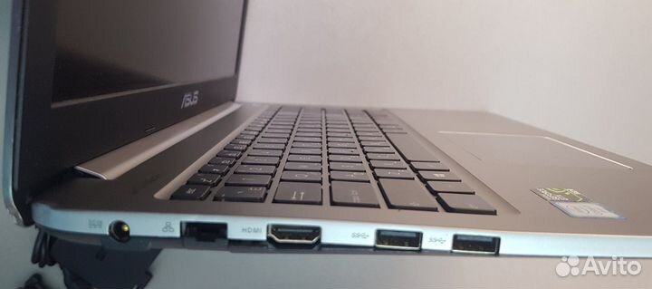 Стильный ноутбук Asus c Core i7 и GeForce GTX950