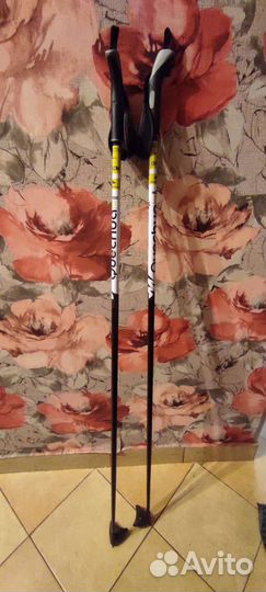 Лыжи беговые 200 и палки 135