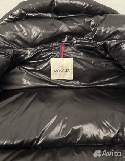 Пуховик moncler montbeliard