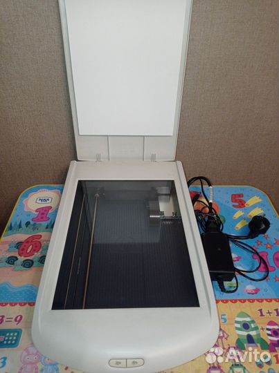 Сканер HP ScanJet 2400