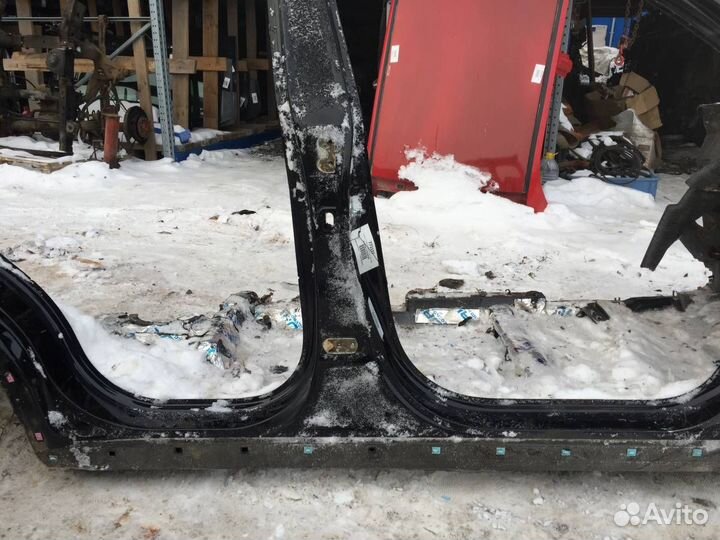 Порог со стойкой правый Kia Sorento