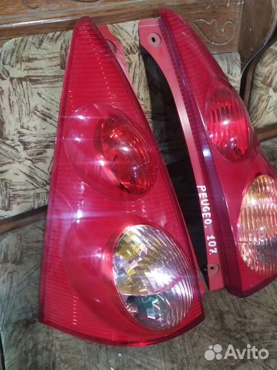 Peugeot 107 фонарь правый левый