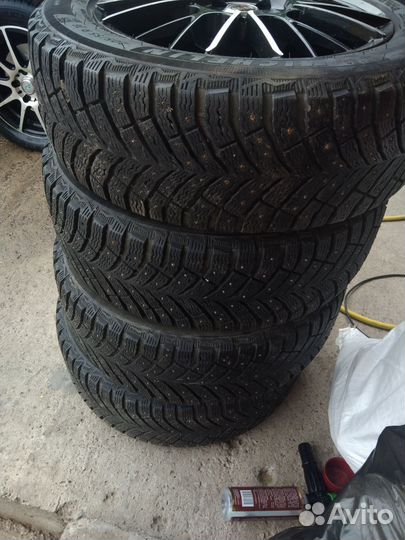 Michelin X-Ice North 4 205/55 R16