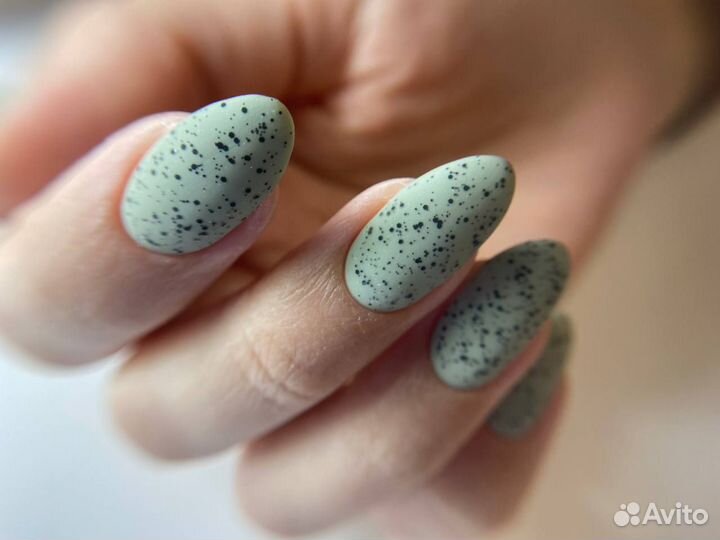 Требуется модель на маникюр