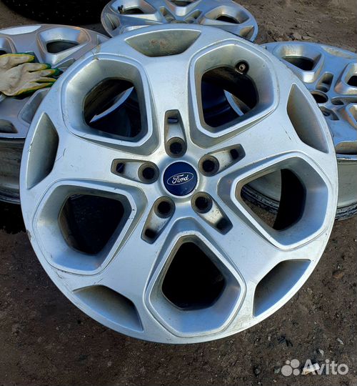 Оригинал R18 Ford комплект