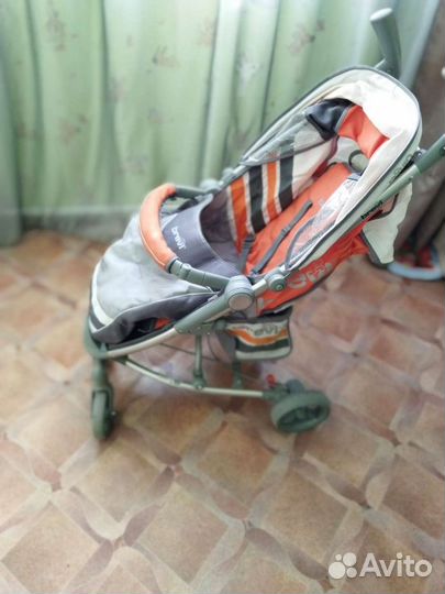 Прогулочная коляска