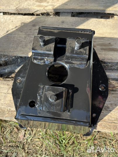 Крепление запасного колеса УАЗ patriot