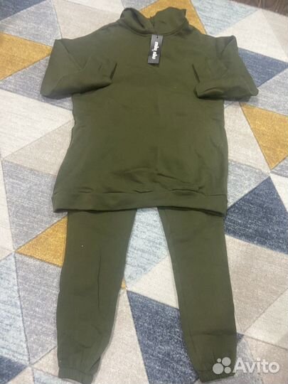 Спортивный утепленный новый костюм