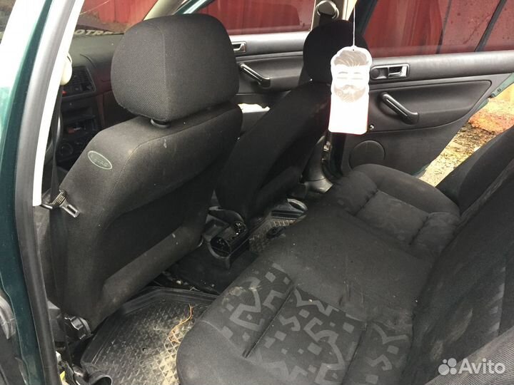 8 В наличии салон на Volkswagen Golf 4