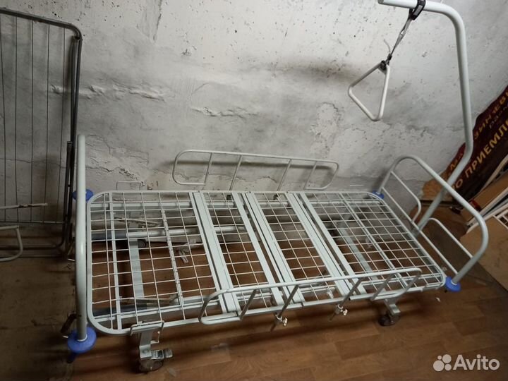 Медицинская кровать для лежачих больных
