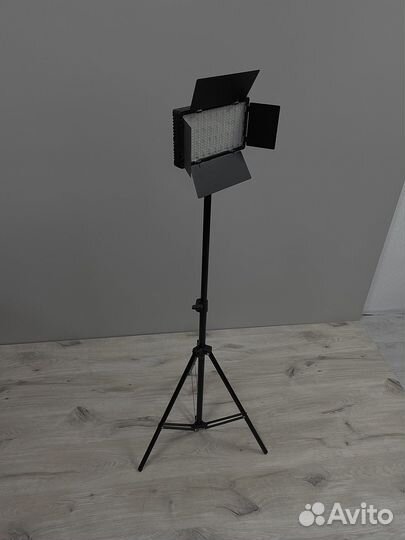 Видеосвет PRO LED 600 RGB