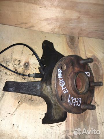 Кулак поворотный правый Geely emgrand