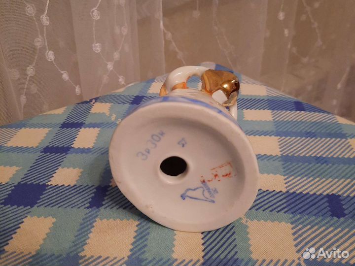 Статуэтка, барышня с самоваром, могу подвезти