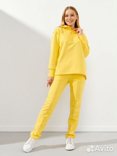 Спортивный костюм женский на молнии