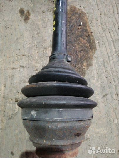 Привод передний левый Volkswagen Passat B6 BZB