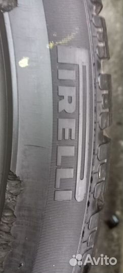 Pirelli Winter Sottozero II 275/35 R20 102V