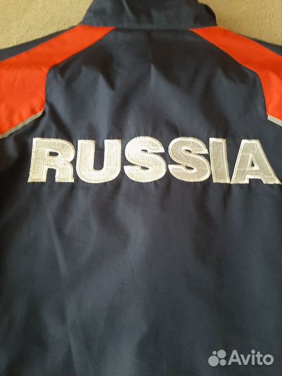 Куртка спорт. лыжная на мальчика + шапки лыжные