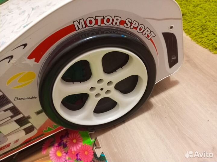 Детская кровать машина с матрасом