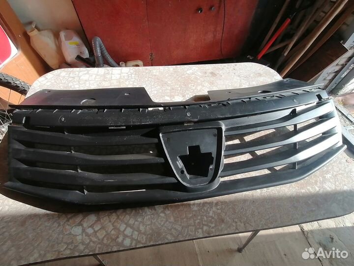 Решётка радиатора Renault Daсiа logan