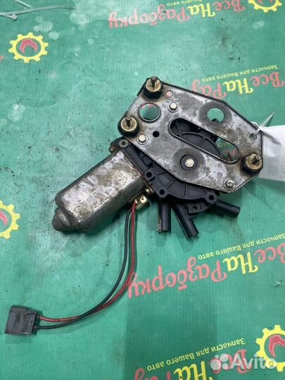 Моторчик стеклоподъемника задний правый Saab 9000