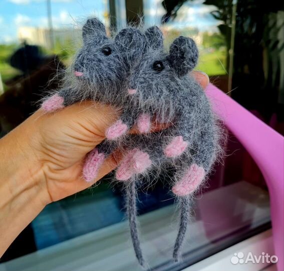 Мышонок вязаный