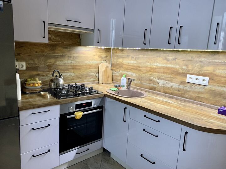 2-к. квартира, 51 м², 1/5 эт.