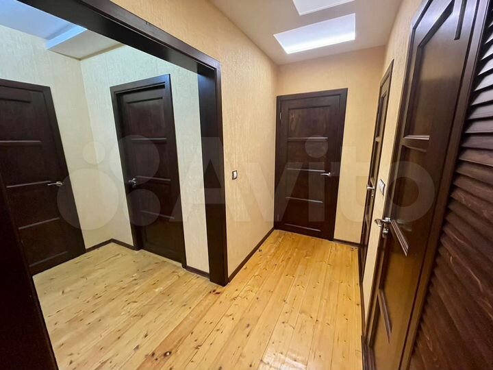 3-к. квартира, 70,2 м², 2/5 эт.