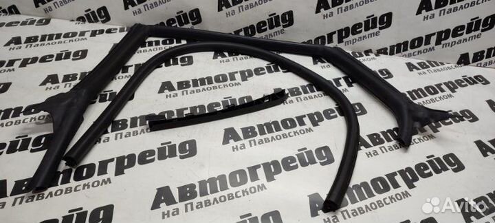 Уплотнение двери заднее левое Audi A7 4G CGW