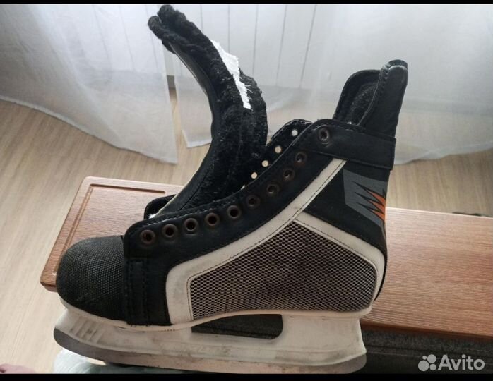 Коньки хоккейные детские