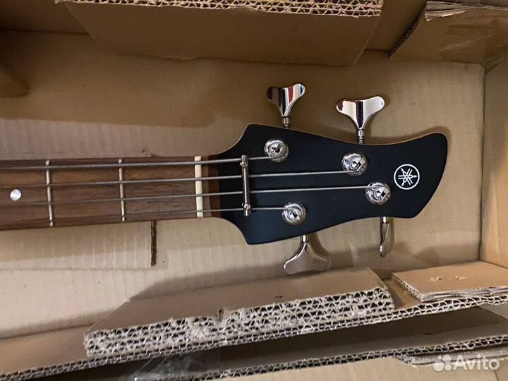 Бас гитара Yamaha trbx174