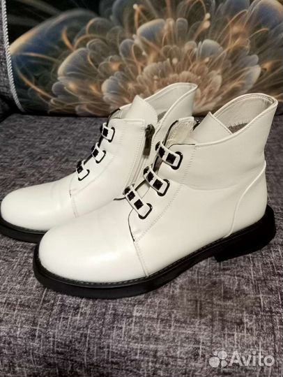 Женские ботинки