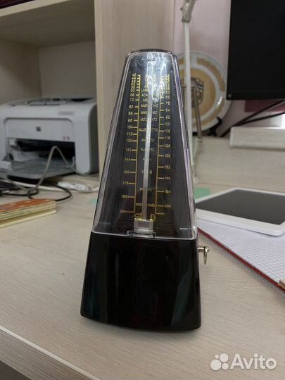 Метроном механический