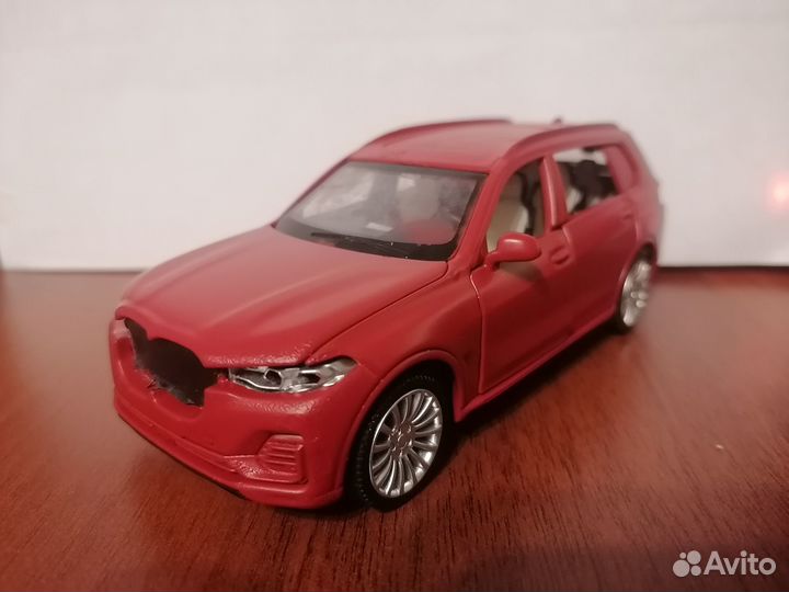 Модель бмв х7 в масштабе 1/32 читайте описание