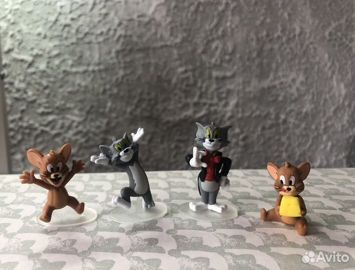 Игрушки из шоколадных яиц