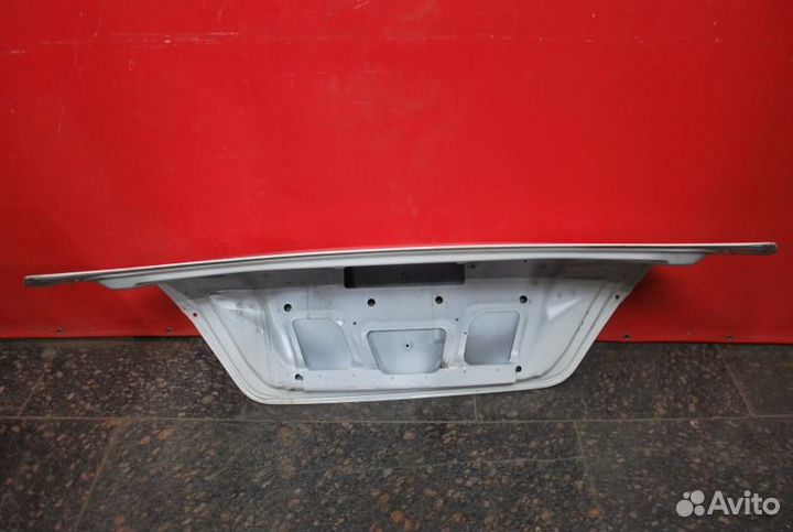 Крышка багажника Mercedes E