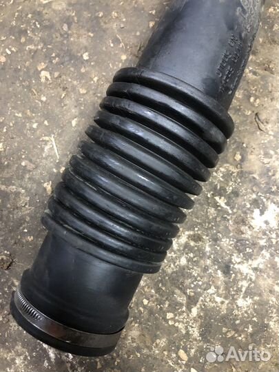 Патрубок воздушного фильтра Ford Focus 2