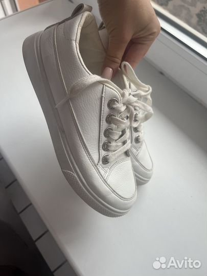 Кроссовки женские 36 размер бу и платье