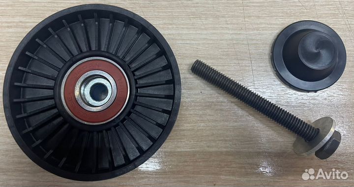 Ведущий ролик поликлиновый ремень