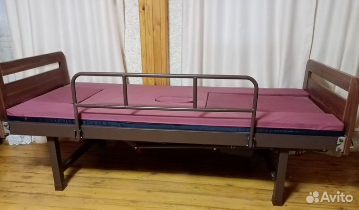 Медицинская кровать для лежачих больных