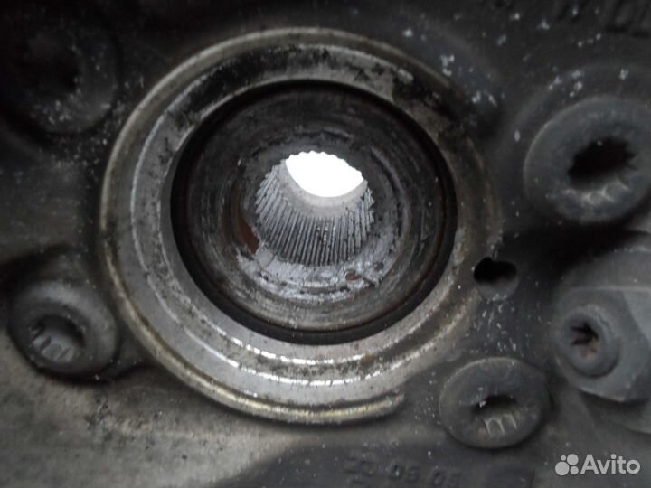 Кулак поворотный правый Volkswagen Passat CC 357